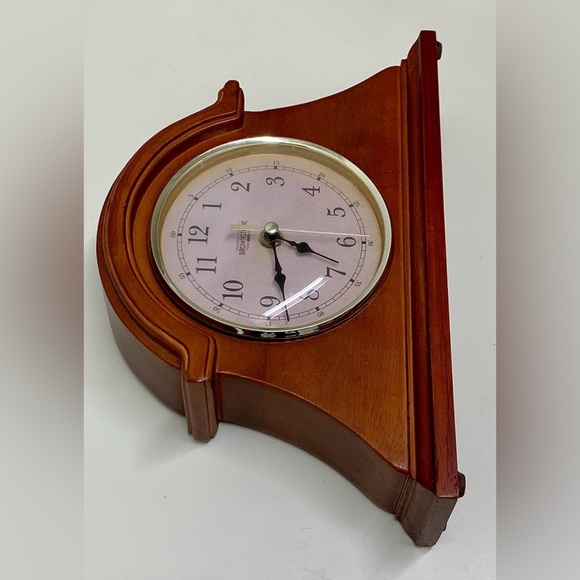 Vtg Brownstone Gold Tone Metal Hardwood Quartz Analog Mantle Clock - Picture 4 of 16